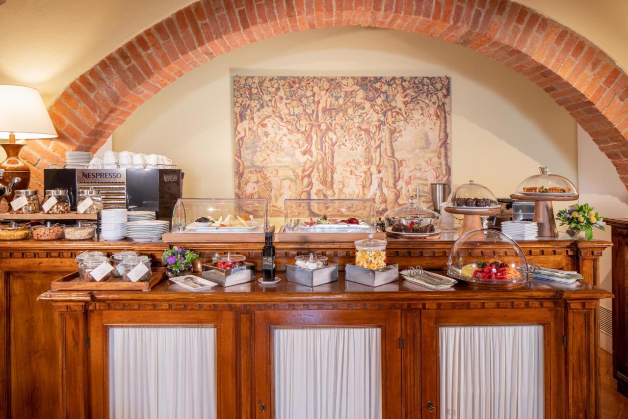Castello Banfi - Il Borgo - Relais Et Chateaux Poggio alle Mura Zewnętrze zdjęcie