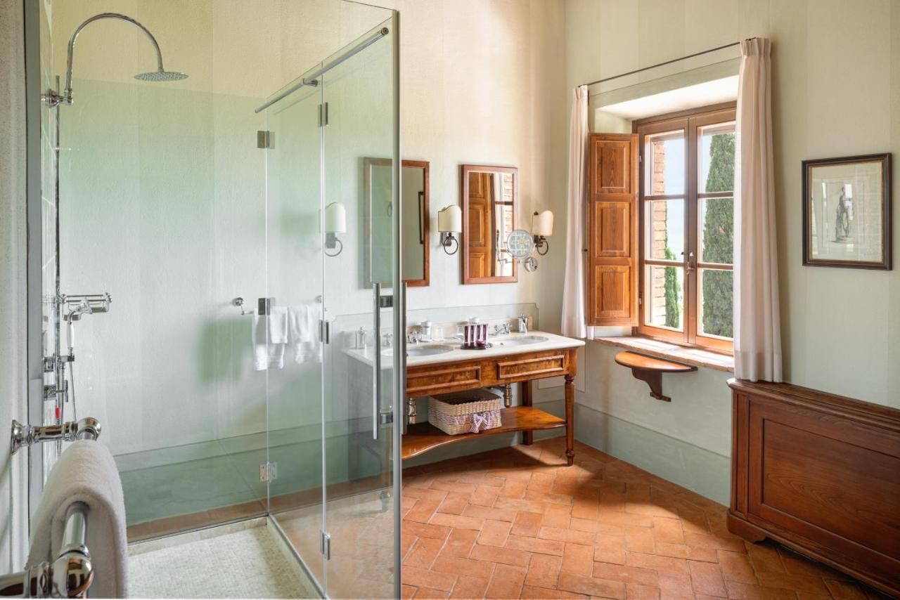 Castello Banfi - Il Borgo - Relais Et Chateaux Poggio alle Mura Zewnętrze zdjęcie