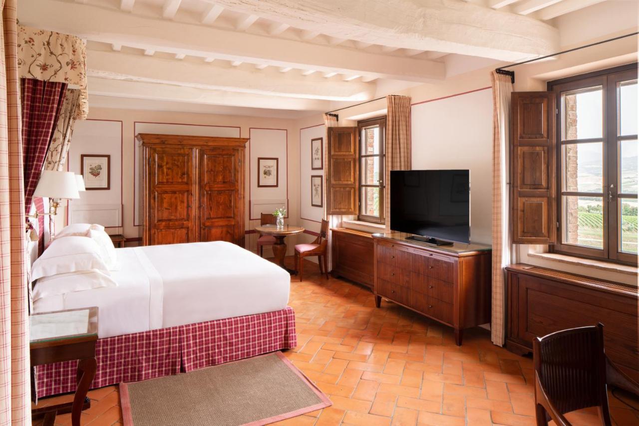 Castello Banfi - Il Borgo - Relais Et Chateaux Poggio alle Mura Zewnętrze zdjęcie