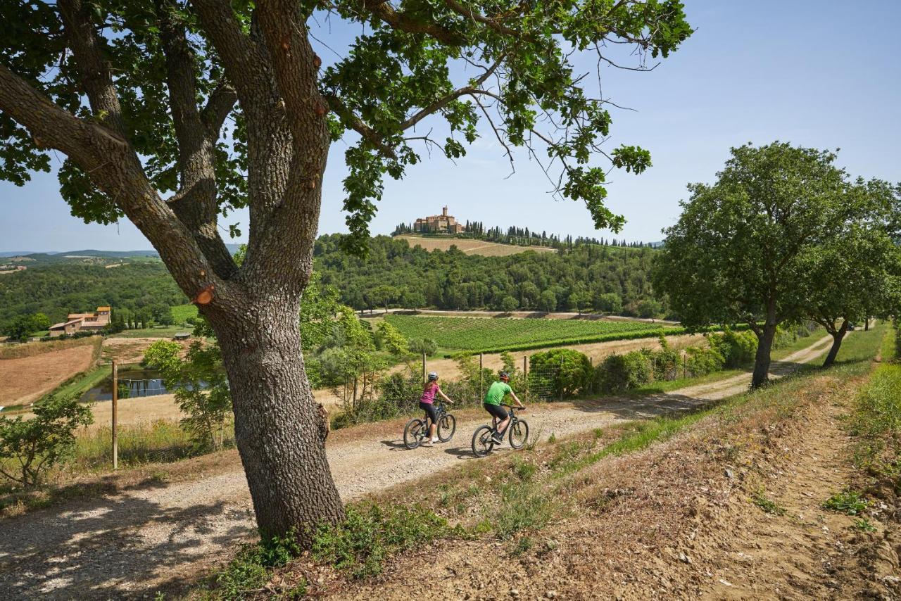 Hotel Castello Banfi - Il Borgo - Relais Et Chateaux Poggio alle Mura Zewnętrze zdjęcie