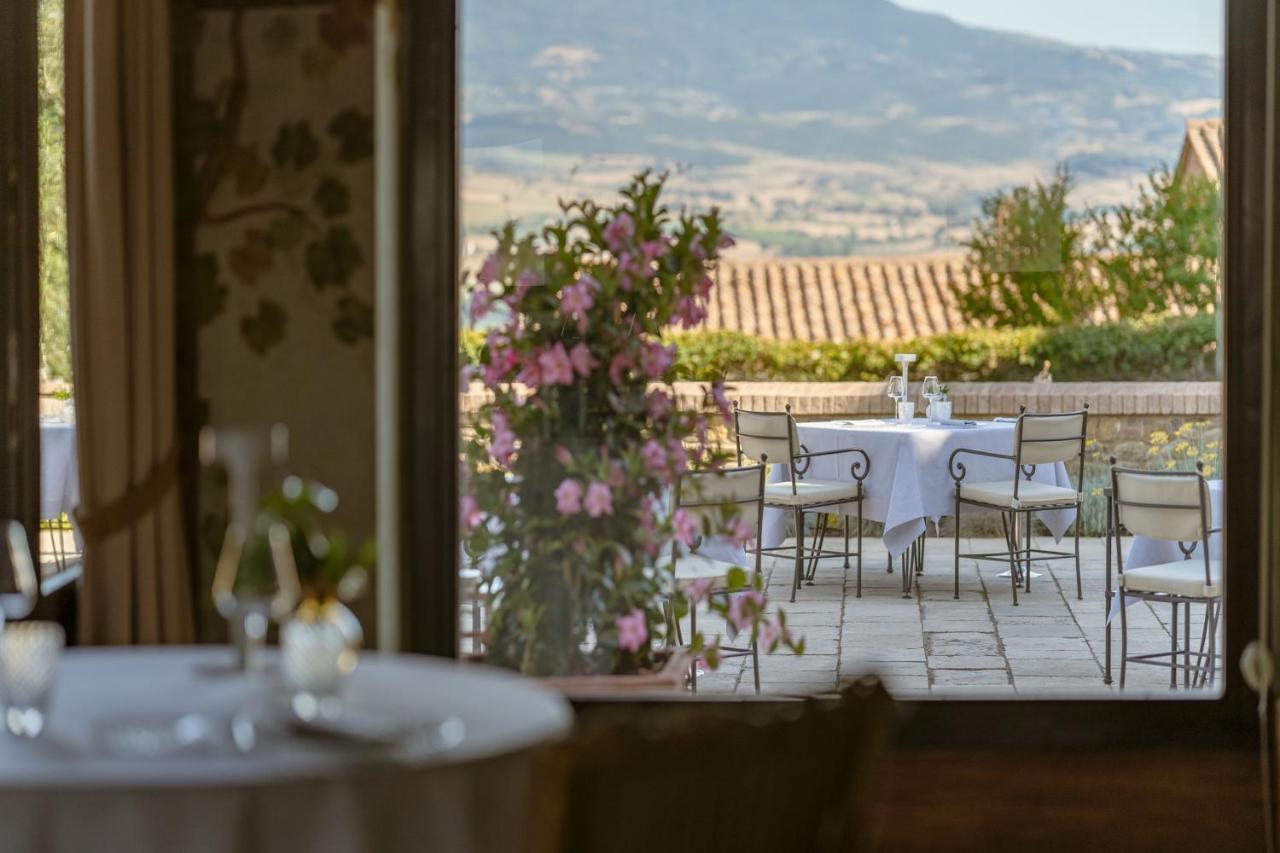 Hotel Castello Banfi - Il Borgo - Relais Et Chateaux Poggio alle Mura Zewnętrze zdjęcie