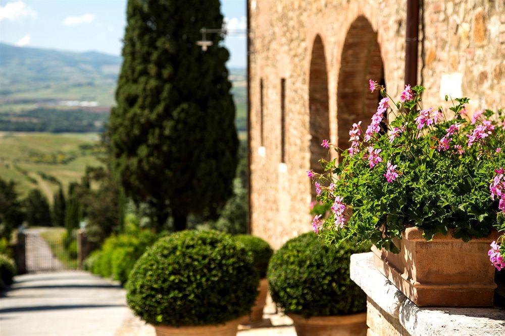 Hotel Castello Banfi - Il Borgo - Relais Et Chateaux Poggio alle Mura Zewnętrze zdjęcie