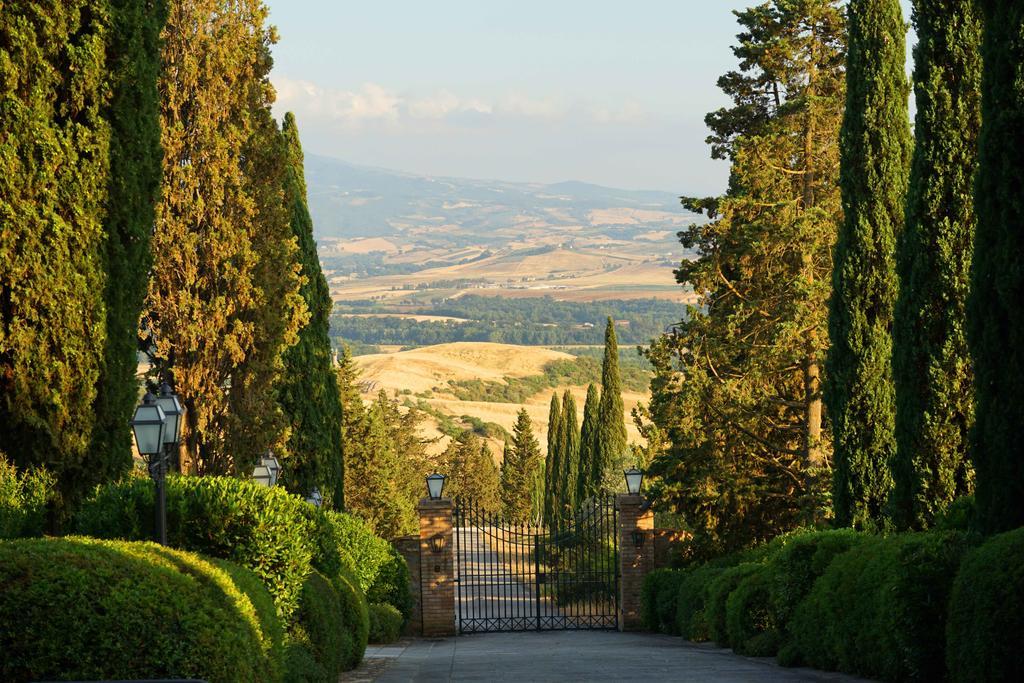 Castello Banfi - Il Borgo - Relais Et Chateaux Poggio alle Mura Zewnętrze zdjęcie