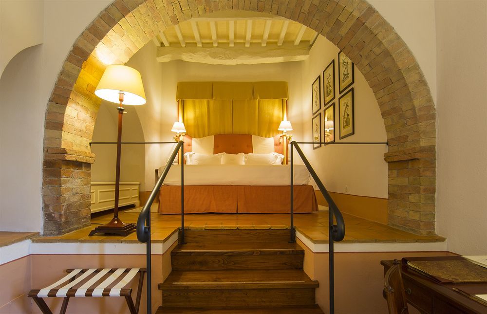 Hotel Castello Banfi - Il Borgo - Relais Et Chateaux Poggio alle Mura Zewnętrze zdjęcie