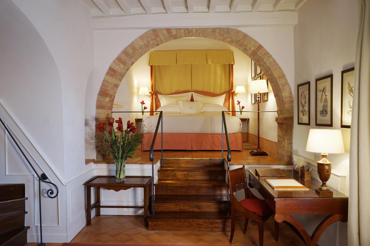 Hotel Castello Banfi - Il Borgo - Relais Et Chateaux Poggio alle Mura Zewnętrze zdjęcie