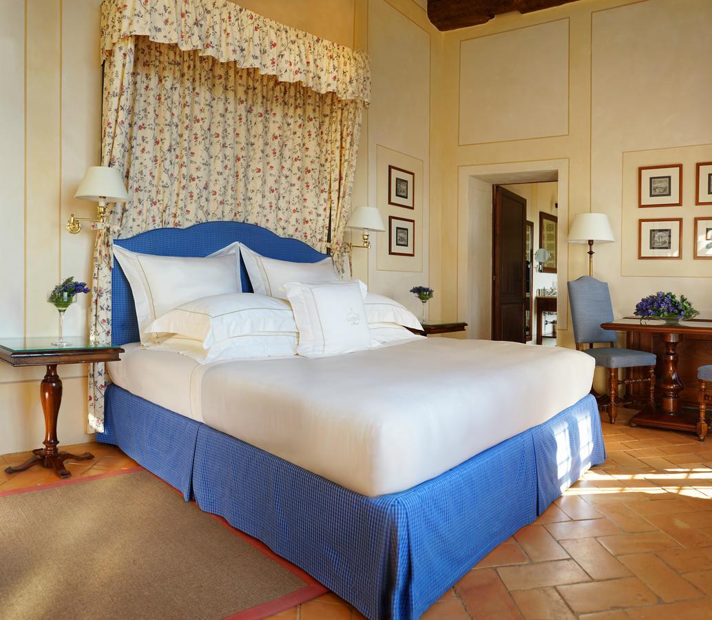 Castello Banfi - Il Borgo - Relais Et Chateaux Poggio alle Mura Zewnętrze zdjęcie