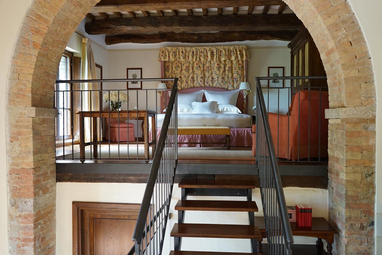 Castello Banfi - Il Borgo - Relais Et Chateaux Poggio alle Mura Zewnętrze zdjęcie