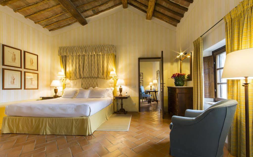 Castello Banfi - Il Borgo - Relais Et Chateaux Poggio alle Mura Zewnętrze zdjęcie